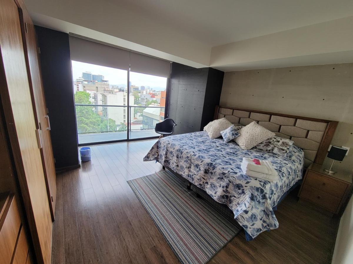 Chicago House Aparthotel